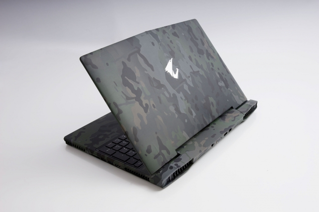 AORUS laptop1