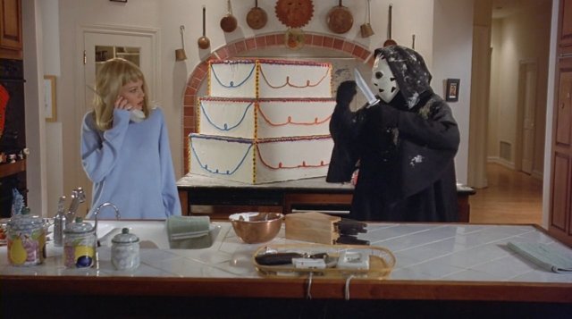 Shriek.If.You.Know.What.I.Did.Last.Friday.The.Thirteenth.knife