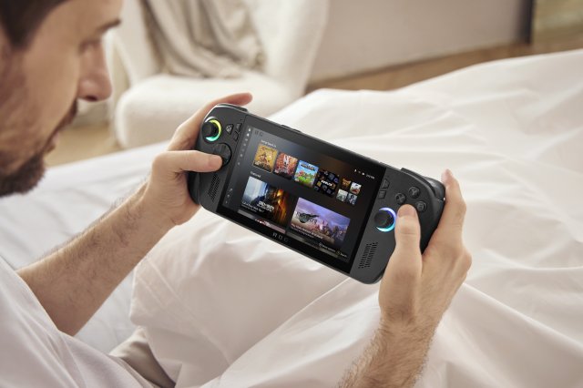 ROG Xbox Ally X Lifestyle 2